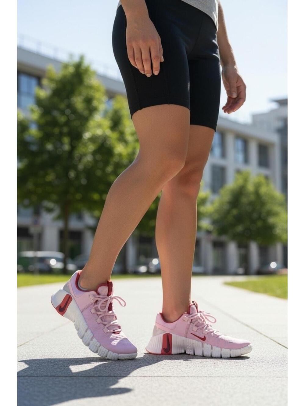 Nike Free Metcon 5 Premium Pink Foam Red Adobe DV3950-603 Women’s Size 11